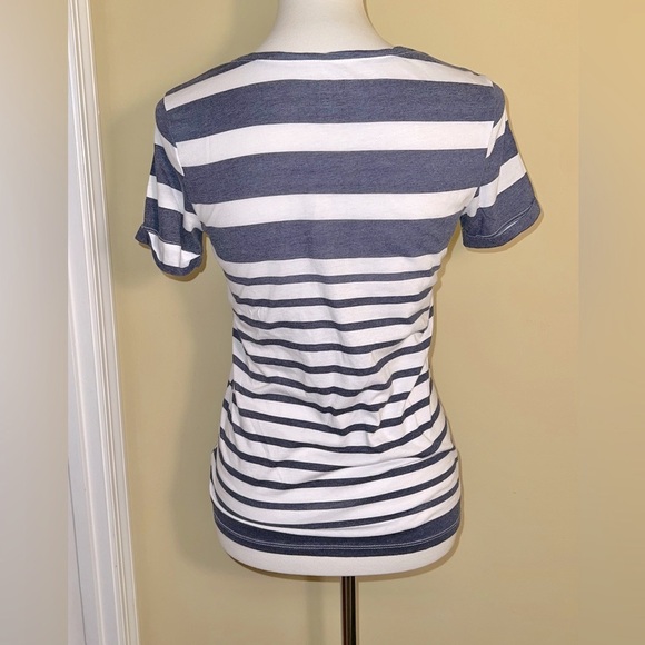 Nollie | Tee - Picture 4 of 5